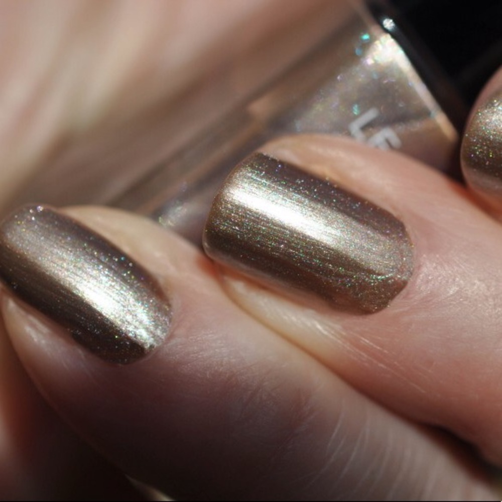 Chanel Nail Colour - 525 Quartz